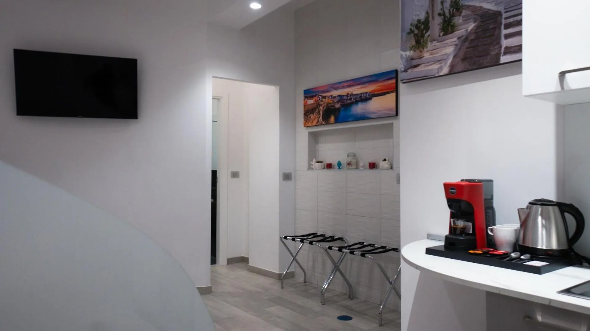 Marvi Home Apartment Modugno 0*,